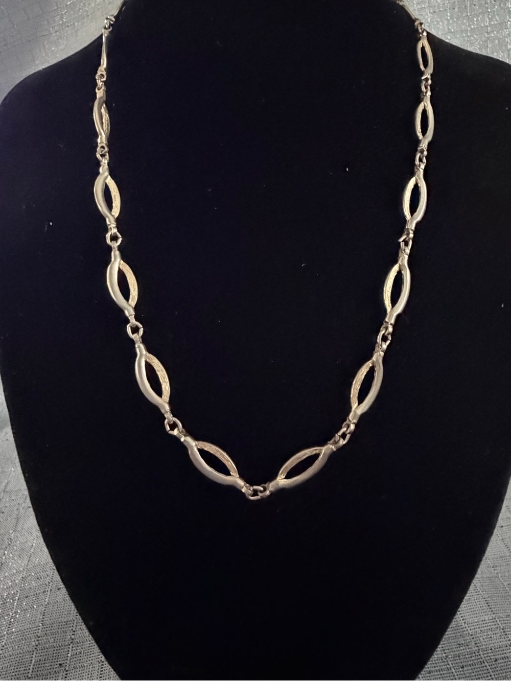 Sarah Coventry Elegant Link Chain Necklace in Gold